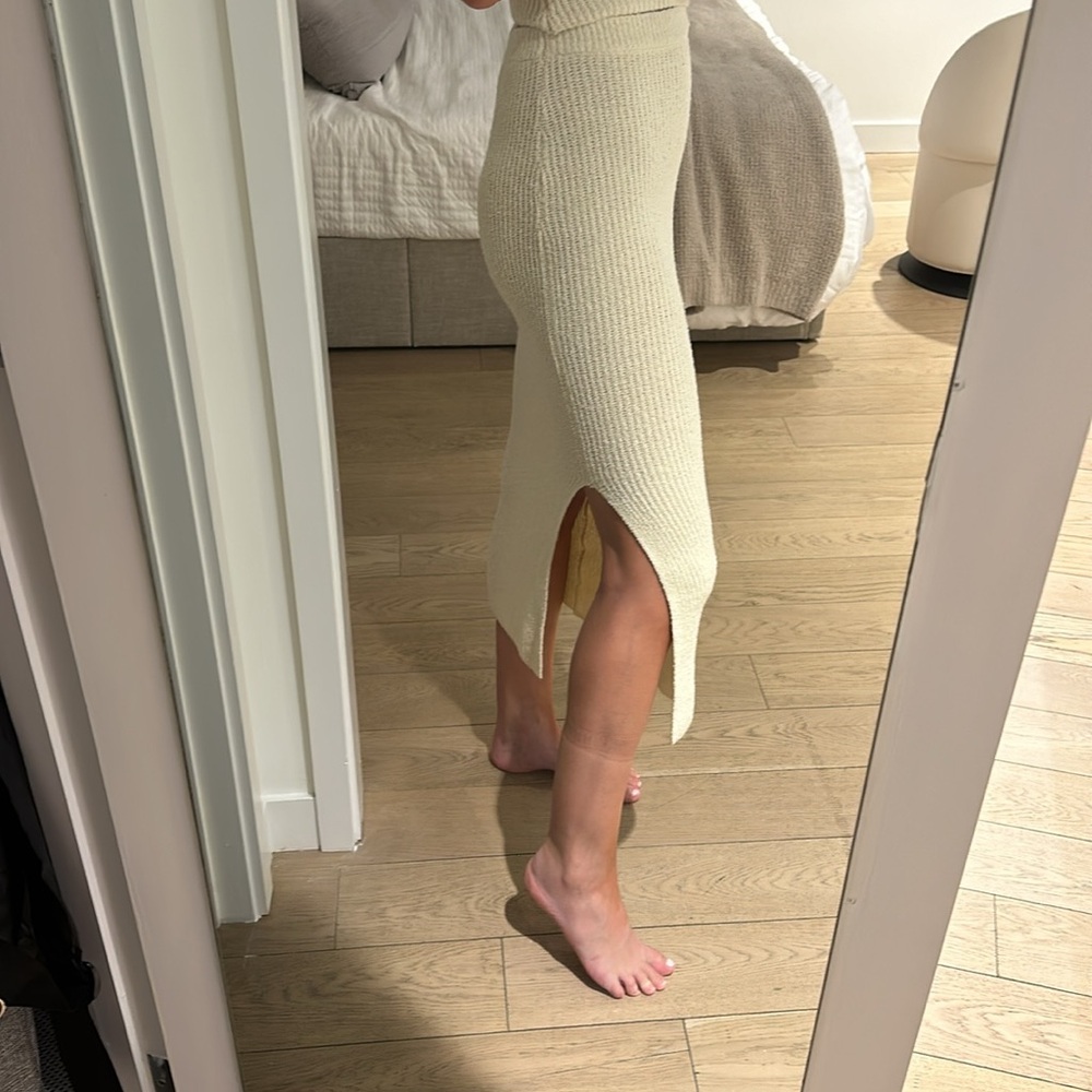 Two Piece Set - Picture 3 of 4